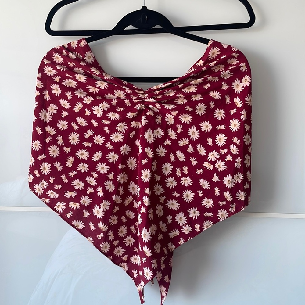 Got to go!! SHEIN Plus Daisy Print Tie Back Tube Bandana Top- 0XL